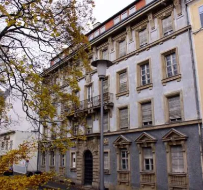 Theresienstraße, Hof