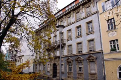 Theresienstraße, Hof